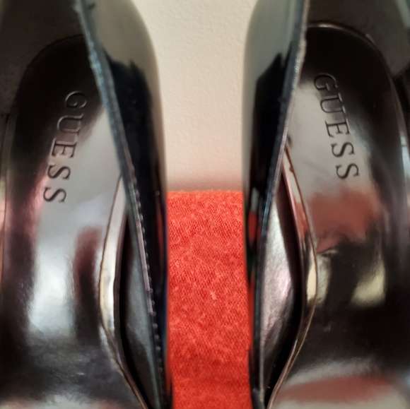 Guess black patent leather heels size 7. - Picture 6 of 7